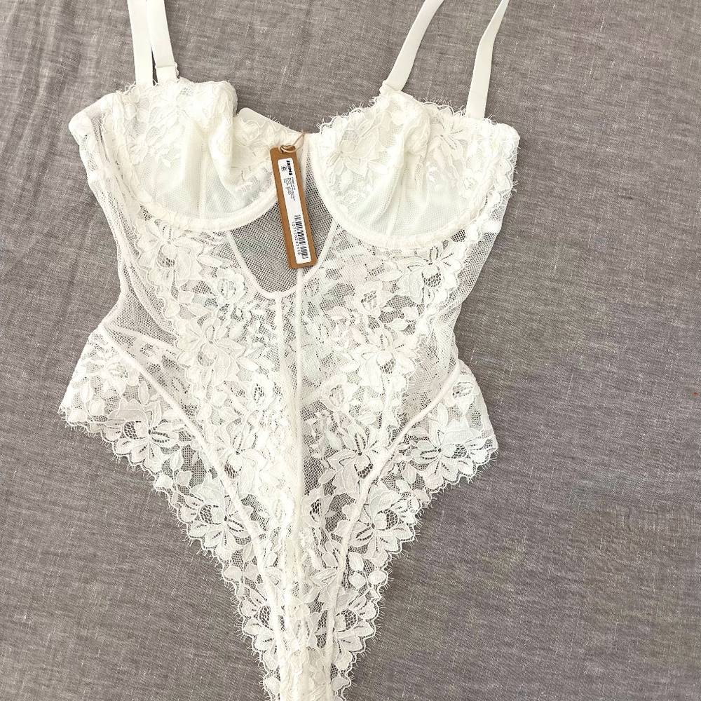 SKIMS Balconette Bodysuit